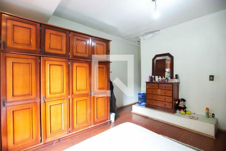 Casa à venda com 160m², 3 quartos e 3 vagasSuíte