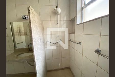 Casa à venda com 280m², 4 quartos e 2 vagasBanheiro da Suíte