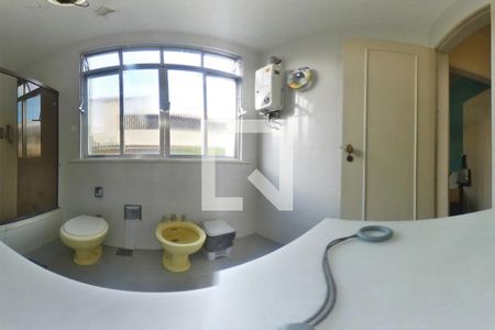 Apartamento à venda com 250m², 4 quartos e 2 vagas Apartamento à venda com 250m², 4 quartos e 2 vagasBanheiro