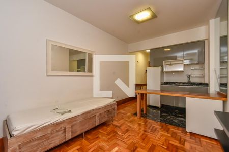 Sala de kitnet/studio para alugar com 1 quarto, 28m² em Consolação, São Paulo