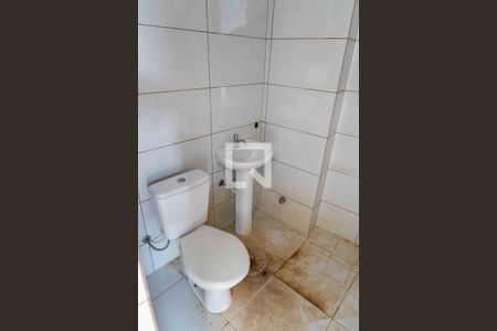 Casa de condomínio à venda com 436m², 5 quartos e 2 vagas Casa de condomínio à venda com 436m², 5 quartos e 2 vagasBanheiro da Garagem