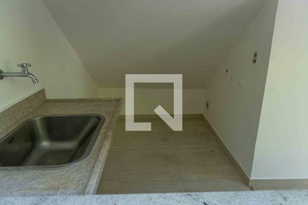 Casa de condomínio à venda com 436m², 5 quartos e 2 vagas Casa de condomínio à venda com 436m², 5 quartos e 2 vagasÁrea de Serviço
