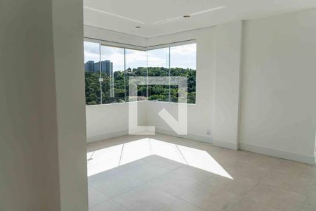 Casa de condomínio à venda com 436m², 5 quartos e 2 vagas Casa de condomínio à venda com 436m², 5 quartos e 2 vagasSuíte master