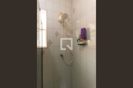 Casa à venda com 76m², 2 quartos e 2 vagas Casa à venda com 76m², 2 quartos e 2 vagasBanheiro