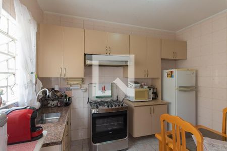 Casa à venda com 76m², 2 quartos e 2 vagas Casa à venda com 76m², 2 quartos e 2 vagasCozinha