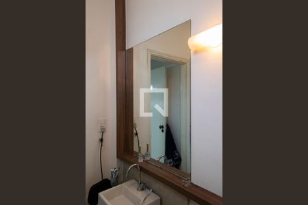 Casa à venda com 310m², 3 quartos e 2 vagas Casa à venda com 310m², 3 quartos e 2 vagasBanheiro 1