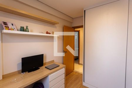 Apartamento à venda com 114m², 4 quartos e 3 vagasQuarto 3