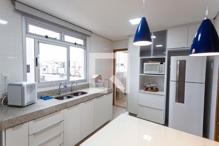 Apartamento à venda com 114m², 4 quartos e 3 vagasCozinha