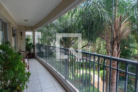 Apartamento à venda com 178m², 4 quartos e 3 vagasVaranda