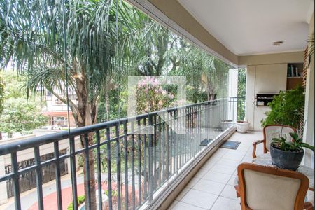 Apartamento à venda com 178m², 4 quartos e 3 vagasVaranda