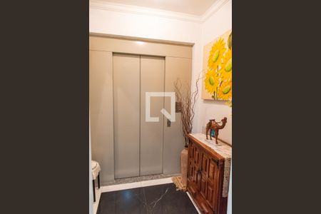 Apartamento à venda com 178m², 4 quartos e 3 vagasHall elevador