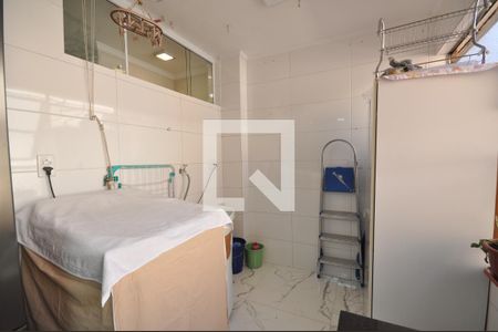 Apartamento à venda com 95m², 3 quartos e 1 vagaÁrea de serviço