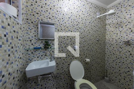 Casa à venda com 200m², 4 quartos e 2 vagas Casa à venda com 200m², 4 quartos e 2 vagasBanheiro de Serviço