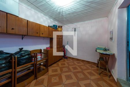 Casa à venda com 200m², 4 quartos e 2 vagas Casa à venda com 200m², 4 quartos e 2 vagasQuarto 4