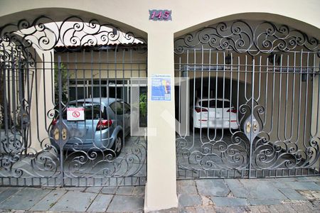 Casa à venda com 350m², 4 quartos e 2 vagasFachada