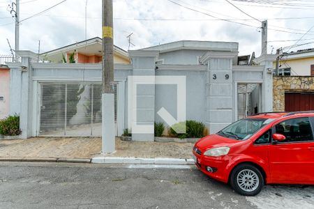 Casa à venda com 180m², 4 quartos e 3 vagasFachada