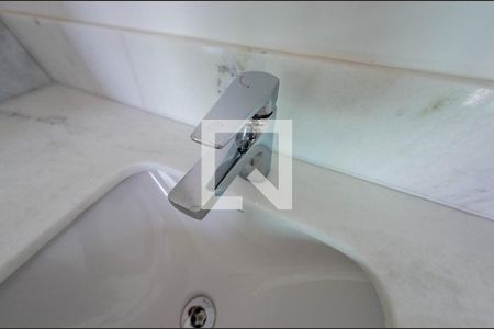 Apartamento à venda com 141m², 4 quartos e sem vaga Apartamento à venda com 141m², 4 quartos e sem vagaBanheiro semi-suíte