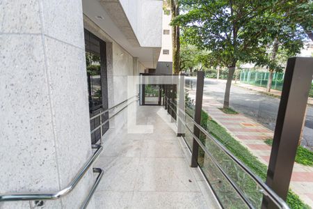 Apartamento à venda com 141m², 3 quartos e 4 vagas Apartamento à venda com 141m², 3 quartos e 4 vagasHall de Entrada