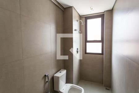 Apartamento à venda com 141m², 3 quartos e 4 vagas Apartamento à venda com 141m², 3 quartos e 4 vagasBanheiro da Suíte 2