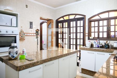 Casa à venda com 180m², 4 quartos e 4 vagas Casa à venda com 180m², 4 quartos e 4 vagasCozinha