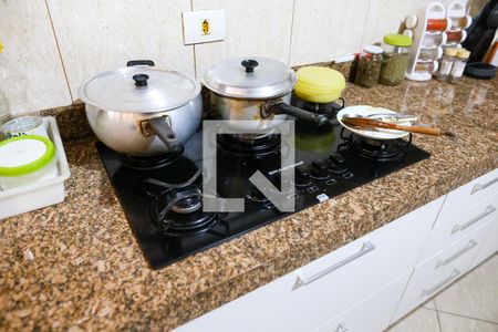 Casa à venda com 180m², 4 quartos e 4 vagas Casa à venda com 180m², 4 quartos e 4 vagasCozinha