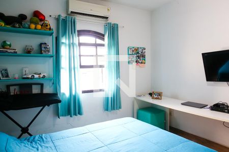 Casa à venda com 180m², 4 quartos e 4 vagas Casa à venda com 180m², 4 quartos e 4 vagasQuarto 2