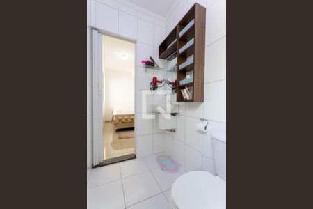 Casa à venda com 65m², 2 quartos e sem vaga Casa à venda com 65m², 2 quartos e sem vagaBanheiro