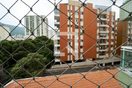 Apartamento à venda com 74m², 2 quartos e 2 vagasÁrea de Serviço Vista