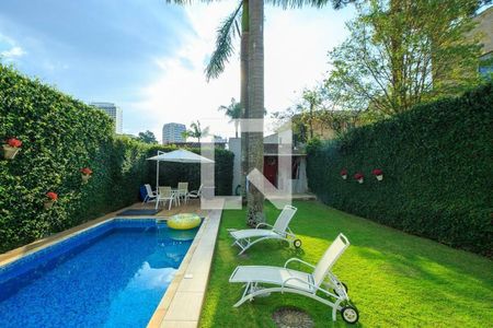 Casa à venda com 320m², 4 quartos e 3 vagas