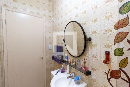 Casa à venda com 240m², 3 quartos e 2 vagasLavabo