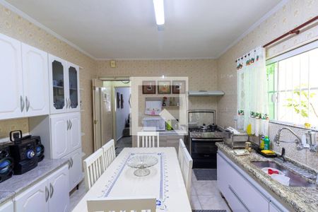 Casa à venda com 240m², 3 quartos e 2 vagasCozinha