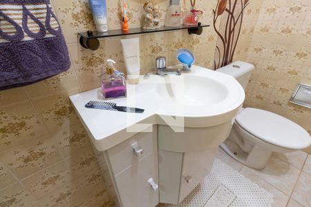 Casa à venda com 240m², 3 quartos e 2 vagasLavabo