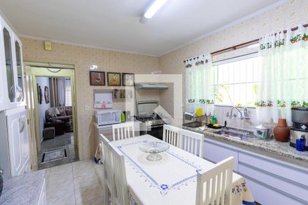 Casa à venda com 240m², 3 quartos e 2 vagasCozinha