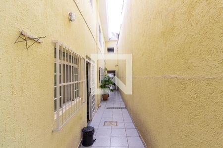 Casa à venda com 240m², 3 quartos e 2 vagasCorredor
