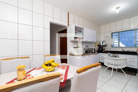 Casa à venda com 140m², 3 quartos e 2 vagasCozinha