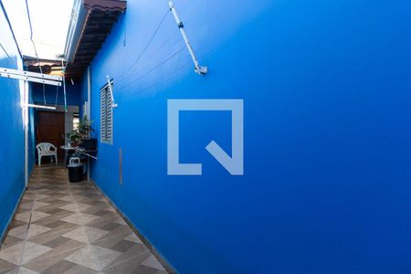 Casa à venda com 140m², 3 quartos e 2 vagasCorredor