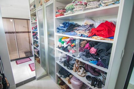 Casa à venda com 683m², 4 quartos e 3 vagasCloset do quarto 3