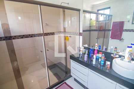 Casa à venda com 683m², 4 quartos e 3 vagasBanheiro 3