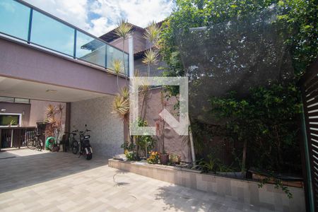 Casa à venda com 683m², 4 quartos e 3 vagasQuintal