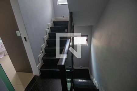 Casa à venda com 683m², 4 quartos e 3 vagasEscadas
