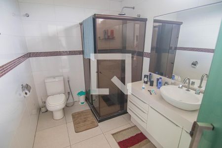 Casa à venda com 683m², 4 quartos e 3 vagasBanheiro 4