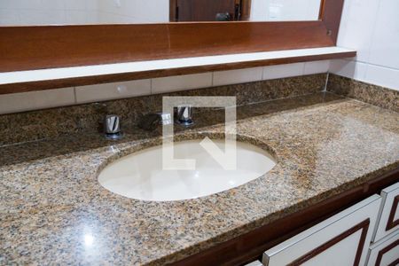 Apartamento à venda com 144m², 3 quartos e 2 vagasBanheiro da Suíte