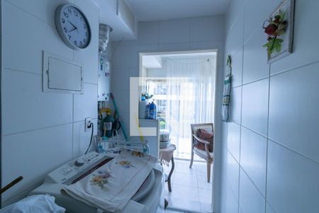 Apartamento à venda com 86m², 3 quartos e 2 vagas Apartamento à venda com 86m², 3 quartos e 2 vagasÁrea de Serviço