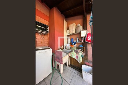 Casa à venda com 100m², 3 quartos e 1 vagaServiço