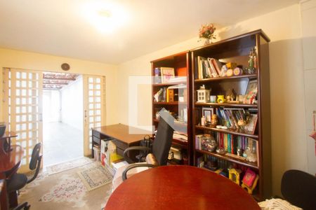 Casa à venda com 240m², 3 quartos e 4 vagasSuíte