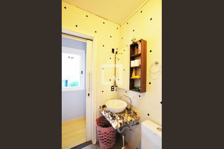 Casa de condomínio à venda com 117m², 2 quartos e 2 vagasBanheiro da Suíte 1