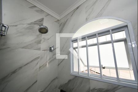 Casa à venda com 200m², 2 quartos e 3 vagasBanheiro da Suíte 2