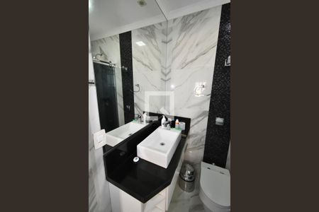 Casa à venda com 200m², 2 quartos e 3 vagasBanheiro da Suíte 2