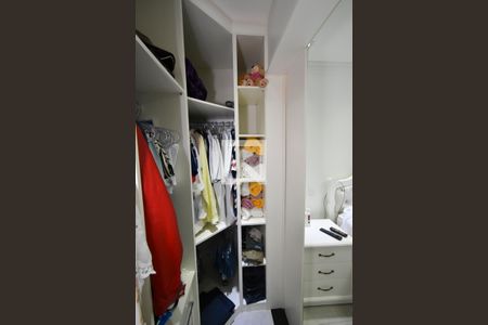 Casa à venda com 200m², 2 quartos e 3 vagasCloset da suíte