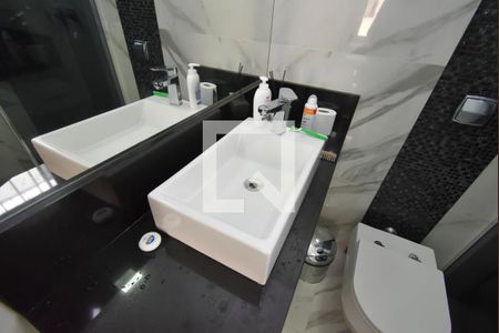 Casa à venda com 200m², 2 quartos e 3 vagasBanheiro da Suíte 2